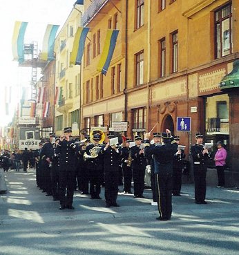 Trzy Korony na Starym Rynku. Sztokholmska orkiestra dęta w Elblągu