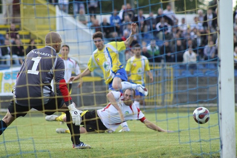 Olimpia wygrała z GLKS 1:0 i jest liderem. Zobacz bramkę. Filmy