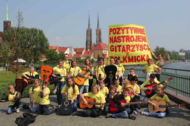 Rekord Guinessa z udziałem gitarzystów z Tolkmicka
