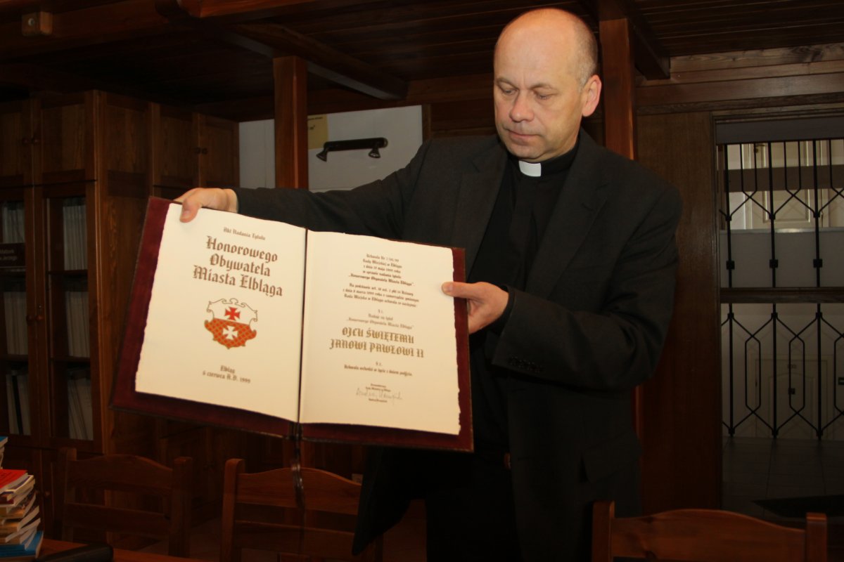 Udostępnią zbiory o pielgrzymce Jana Pawła II  do Elbląga