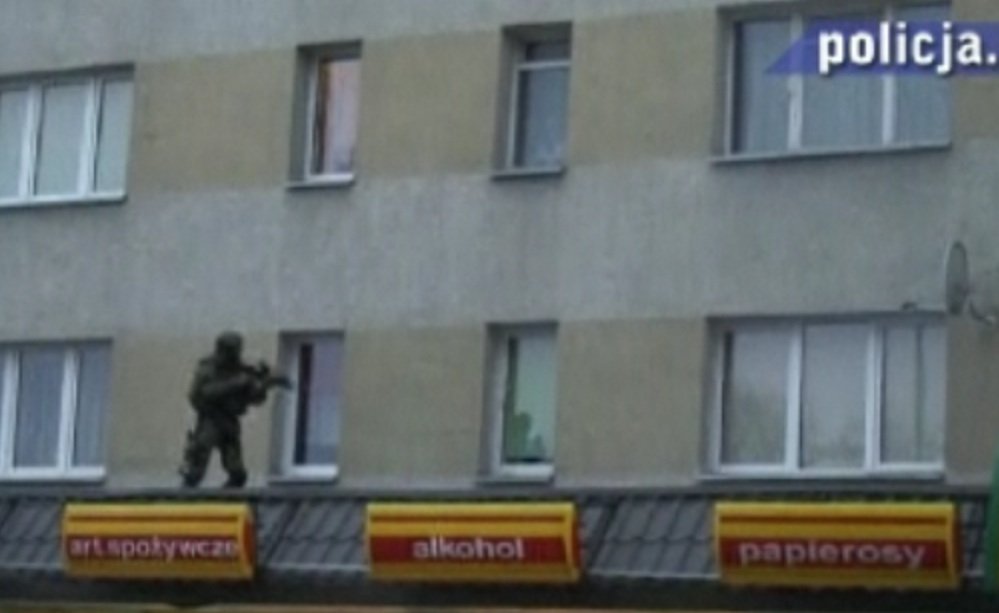 Obława policji: zatrzymani liderzy bojówek pseudokibicowskich