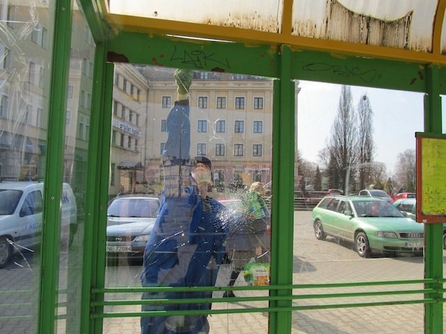 Czterdzieści tysięcy złotych kosztują nas rocznie wandale niszczący przystanki