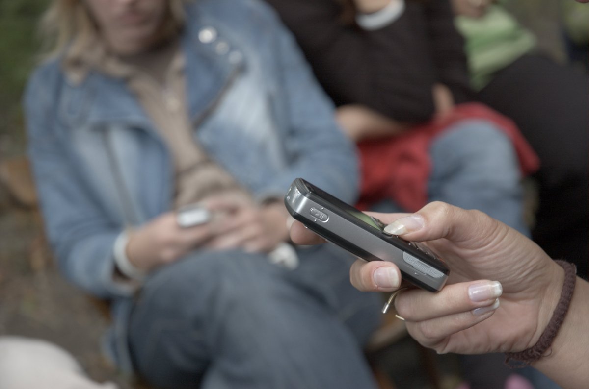 Łap za telefon, wysyłaj sms-a i wygrywaj