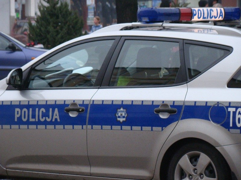 Był pijany, przysnął na klatce, a potem zgłosił fikcyjny rozbój