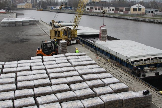 Załadowano pierwszą barkę. Elbląski port będzie się rozwijał?