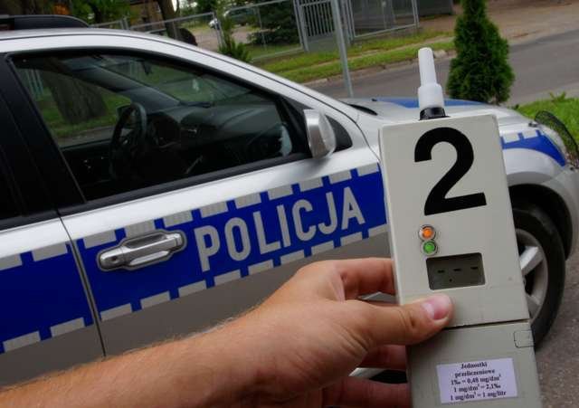 Za kierownicą z otwartym piwem. Daleko nie uciekł