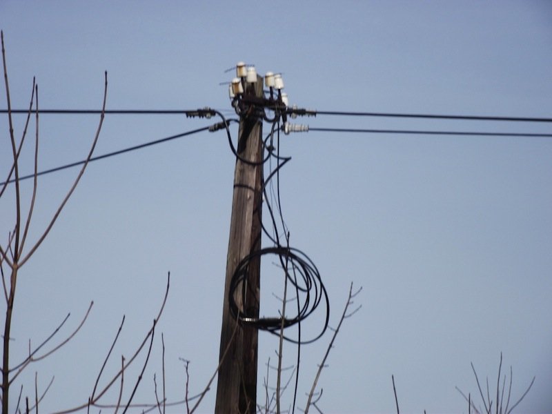 Czytelnik: wolniejszy internet przez pocięty w 21 miejscach kabel