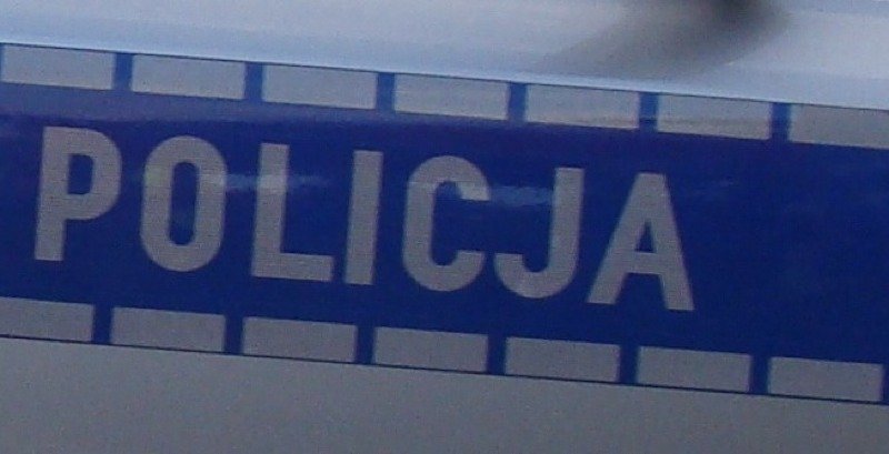 Znalazł telefon w autobusie i odniósł na komendę. Policja szuka właściciela