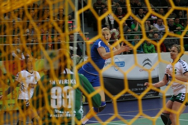 Start gra dzisiaj z niepokonanym Zagłębiem. U nas relacja na żywo