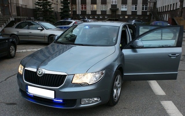 Nowa skoda superb powalczy z piratami drogowymi