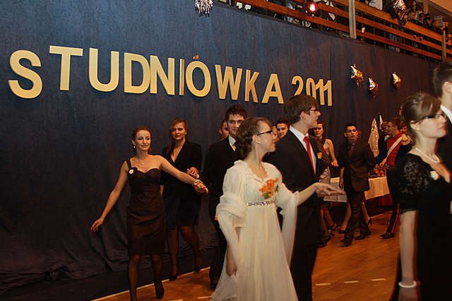Studniówkowe szaleństwo. Zobacz zdjęcia!