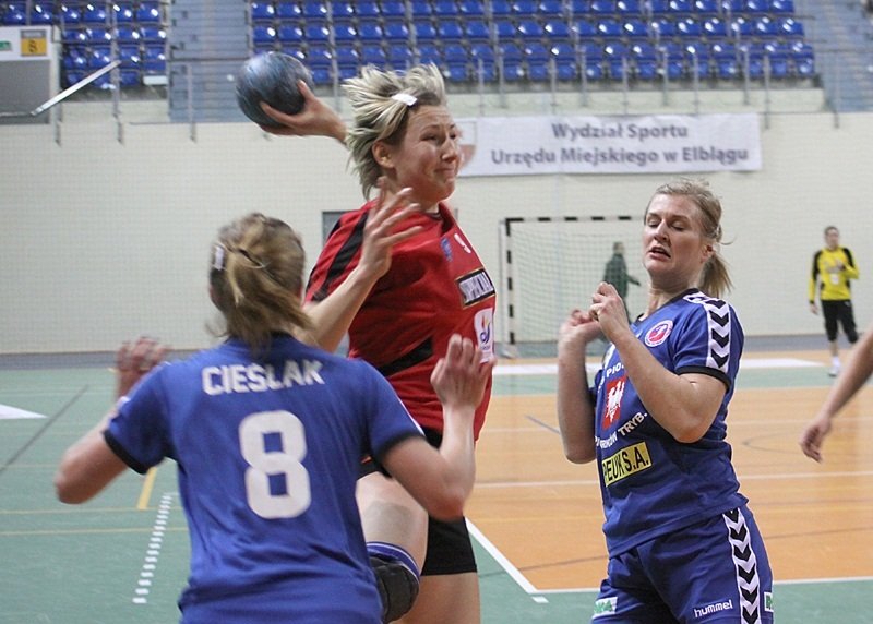 Superliga piłkarek ręcznych: Start wygrał z Piotrcovią 30:26