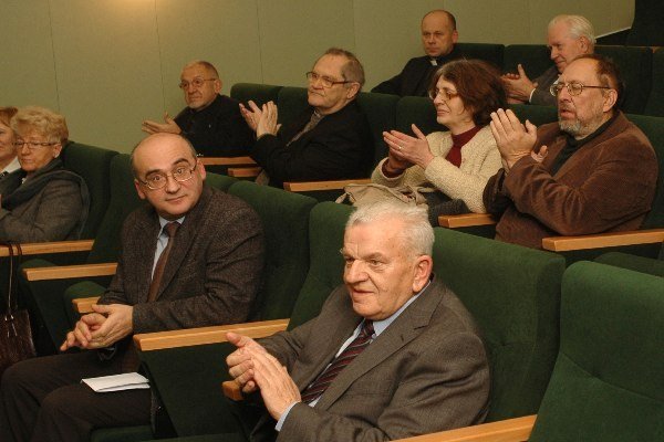 Elbląscy urzędnicy w jednej publikacji