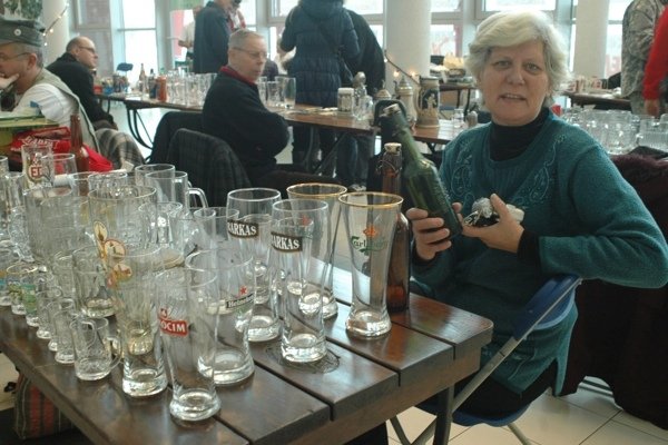 Miłośnicy i kolekcjonerzy piwnych gadżetów zjechali do Elbląga