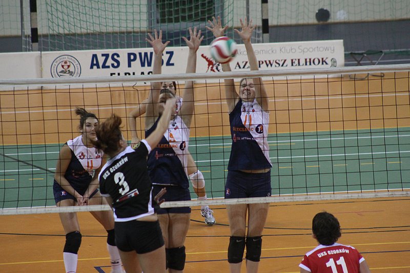 II liga siatkarek: Orzeł wygrał, ale za dwa punkty