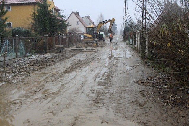 Błotna gehenna na ulicy Suwalskiej  