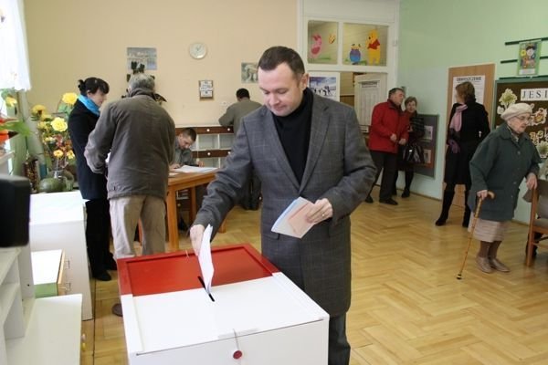 Słonina przegrał z Nowaczykiem. W Elblągu będzie druga tura