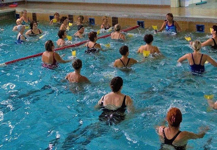 Marzysz o pięknej sylwetce? Zapisz się na zajęcia fitness w wodzie