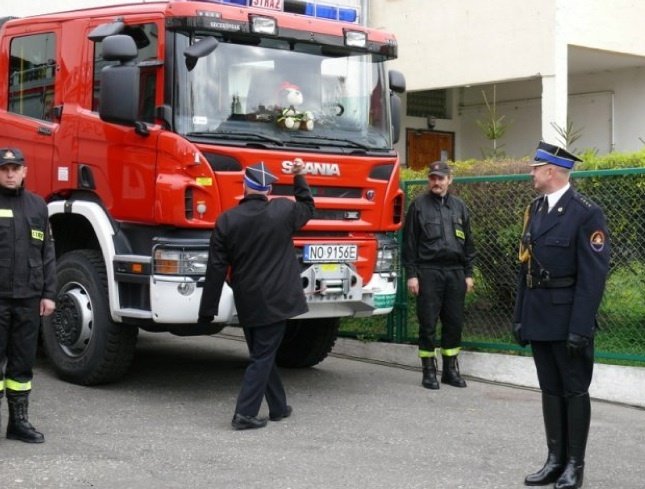 Strażacy przesiedli się do Scanii