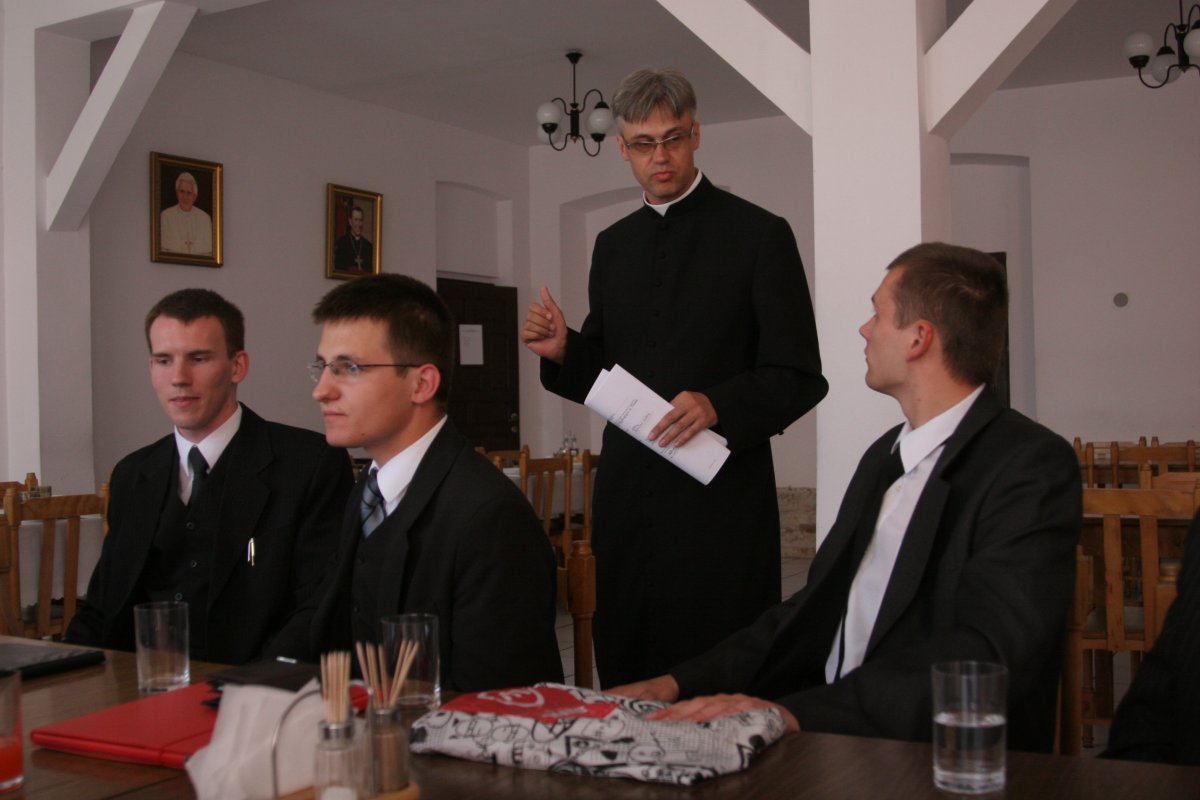Relikwie błogosławionego Popiełuszki w seminarium