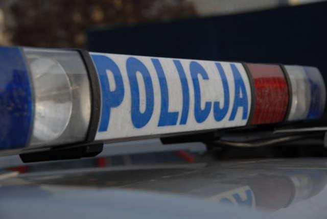 Ostrym przedmiotem zniszczył pięć samochodów