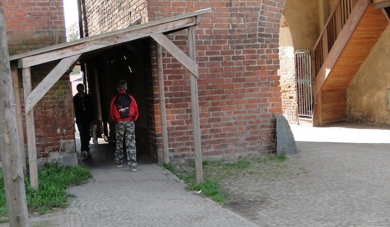 Zniknie szpecący zabytek daszek  