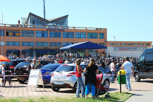 Pokazy aut i próbne jazdy podczas Elbląskiego Salonu Motoryzacyjnego  