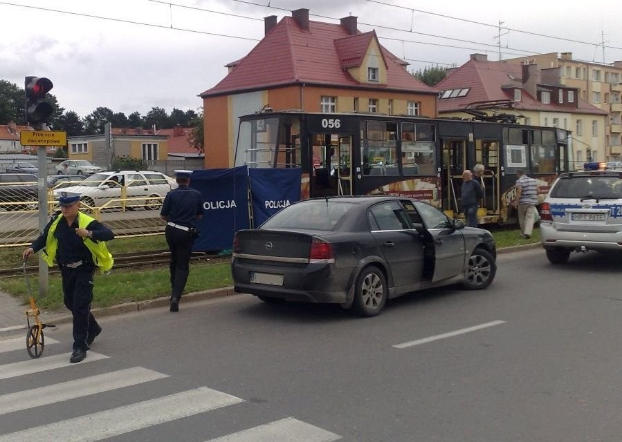 80-latka zginęła pod tramwajem