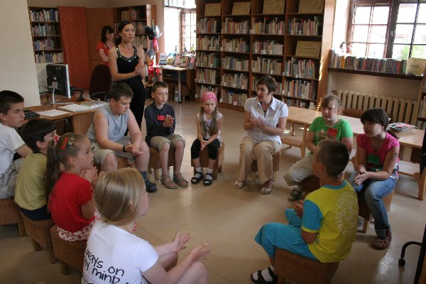 Letnie podróże z biblioteką