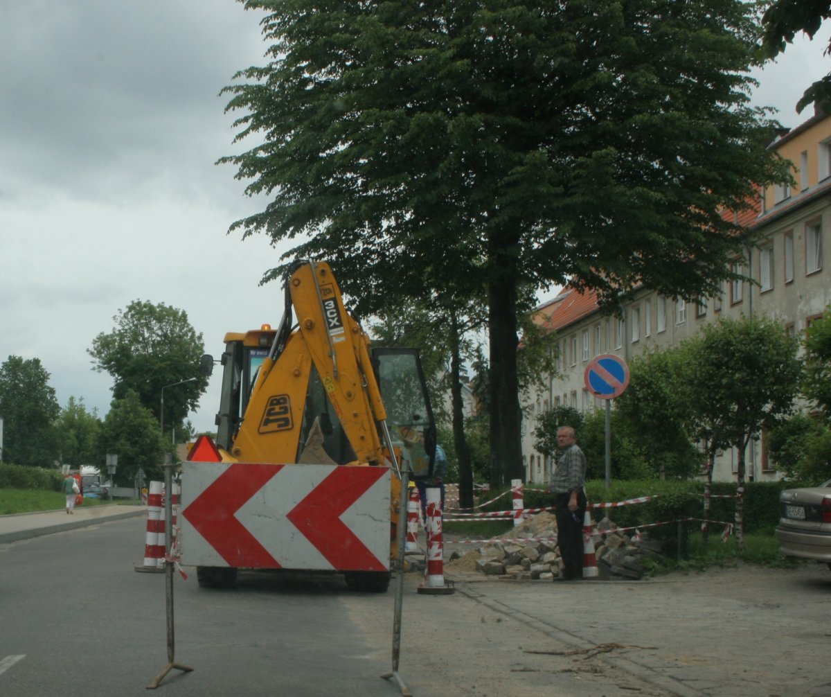 Slalomem przez ulicę Robotniczą aż do połowy listopada  