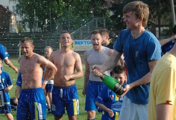 II liga piłkarska: Olimpia Elbląg — Okocimski Brzesko 3:1. FILM!