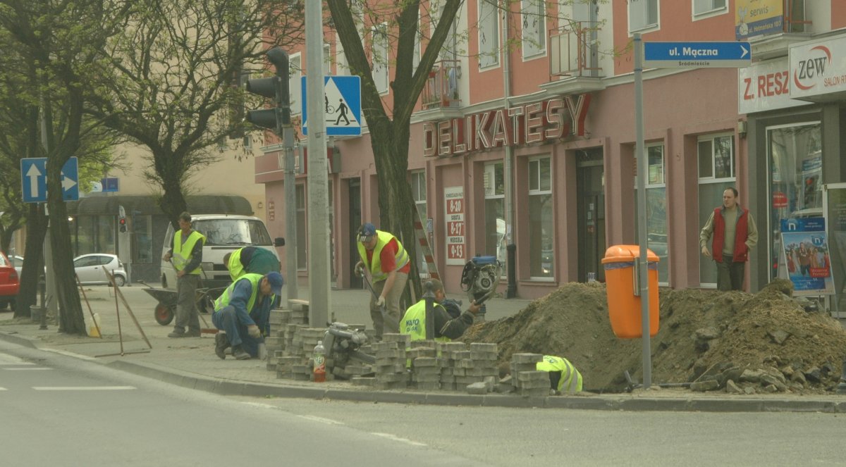 W Elblągu trwają prace przy budowie sieci światłowodowej