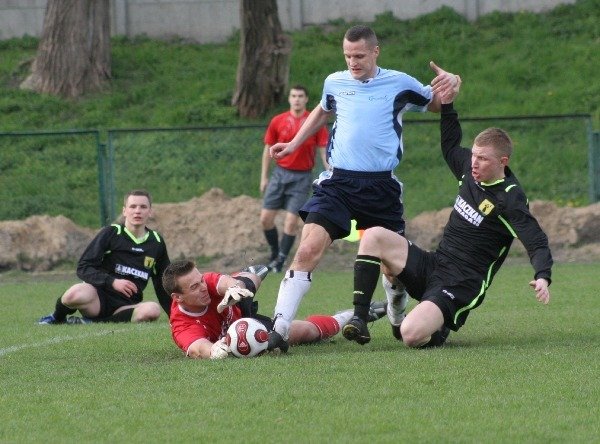 Concordia z nowym trenerem wygrywa w Mońkach 3:1