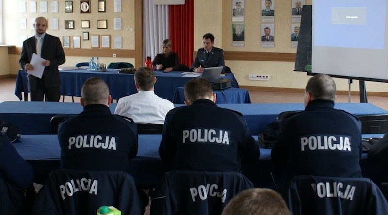 Policjant w roli mediatora