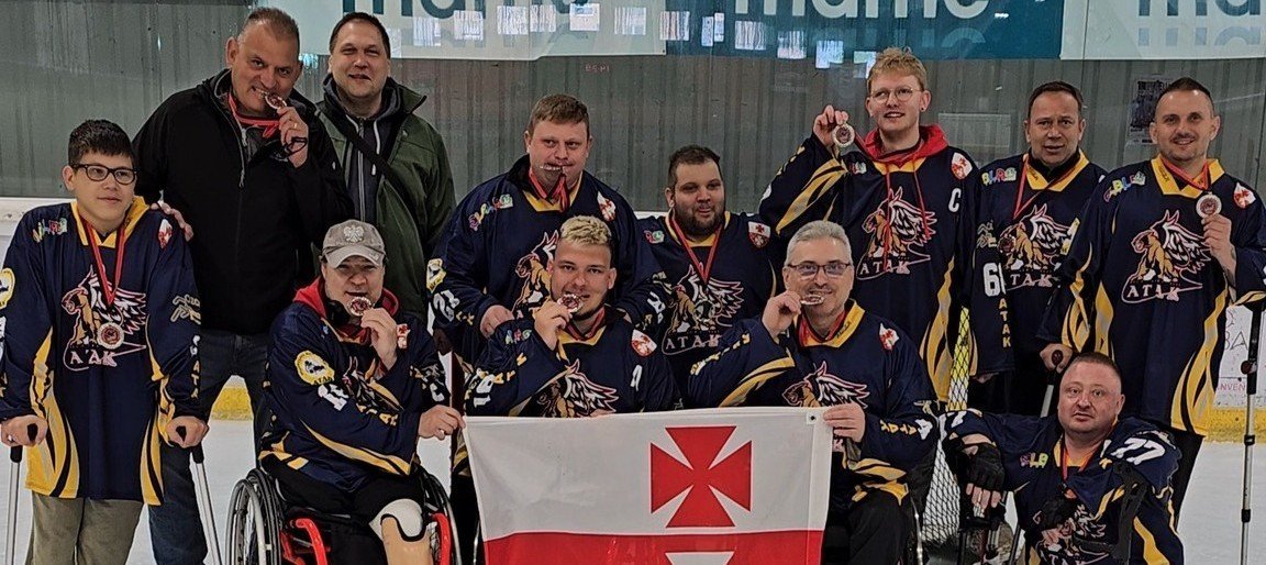 Drużyna IKS Atak zdobyła srebrny medal na międzynarodowym turnieju parahokeja w Paryżu