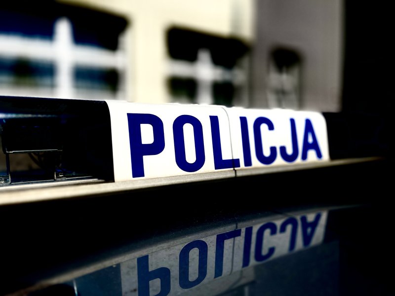 Nauczyciel z Elbląga zatrzymany pod zarzutem rozpowszechniania pornografii dziecięcej