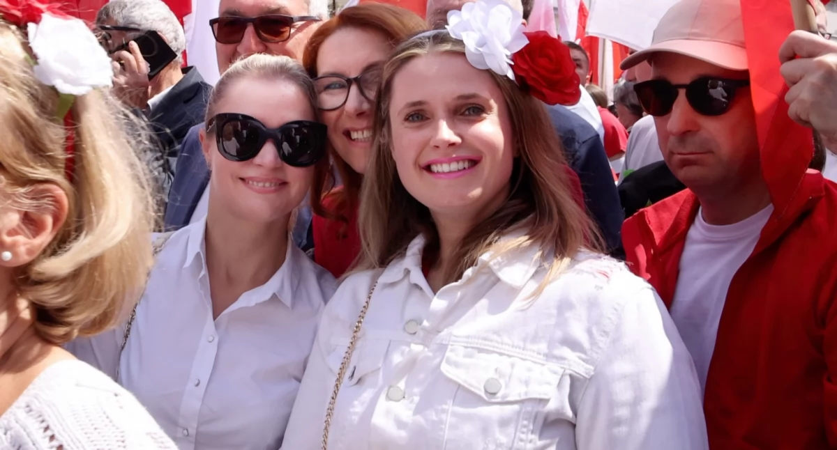 Tłumy na ulicach! Marsz zwolenników Nawrockiego zaskoczył wszystkich!