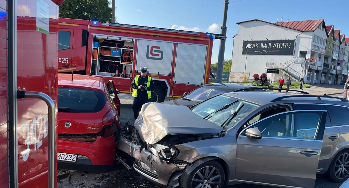 Kolizja trzech aut na ul. Płk. Dąbka w Elblągu