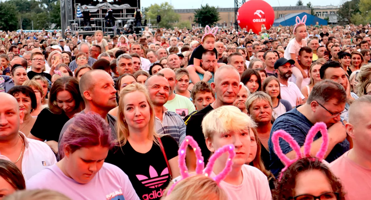 Lato z Radiem na Wyspie Spichrzów, bulwarze i placu katedralnym [PROGRAM]