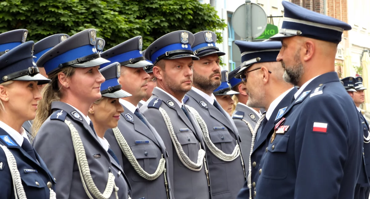 64 wyróżnionych, 20 wakatów i zapowiedź nowej komendy