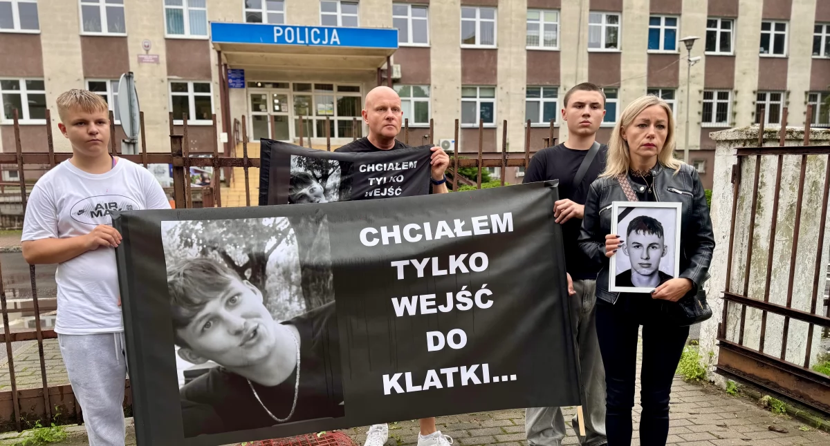”Chciałem tylko wejść do klatki”. Marsz milczenia ku pamięci Oliwiera