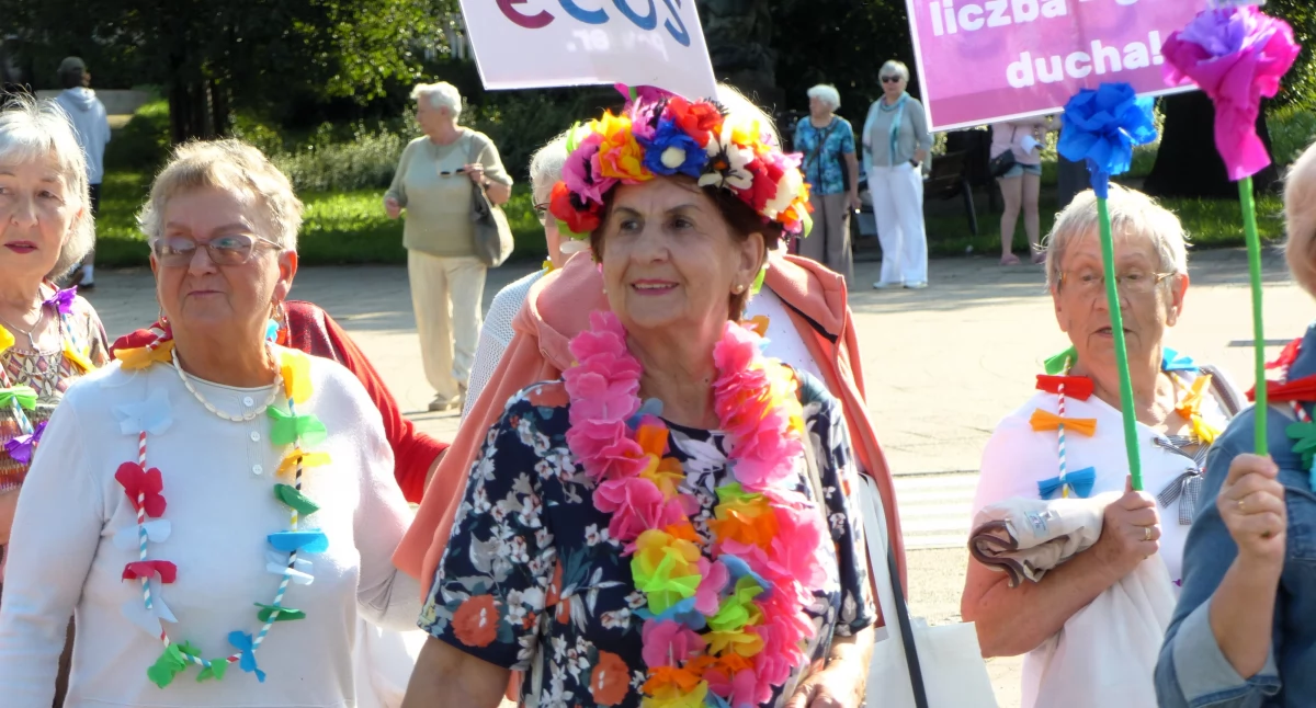 Dni Seniora w hawajskim klimacie [ZDJĘCIA]
