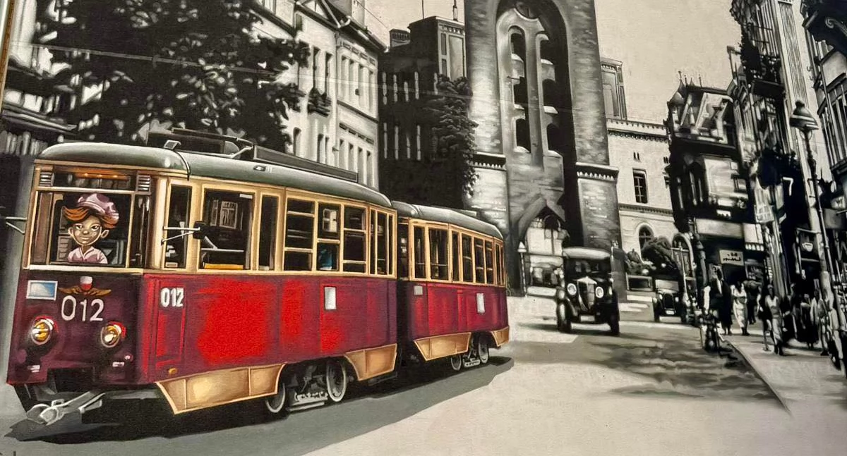 Piekarczyk w tramwaju na muralu. Hit czy kit?