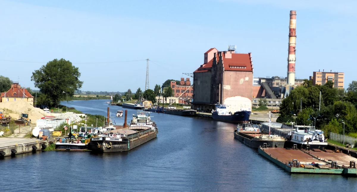 Transport wojskowy i LNG. Polskie Linie Oceaniczne myślą o porcie w Elblągu