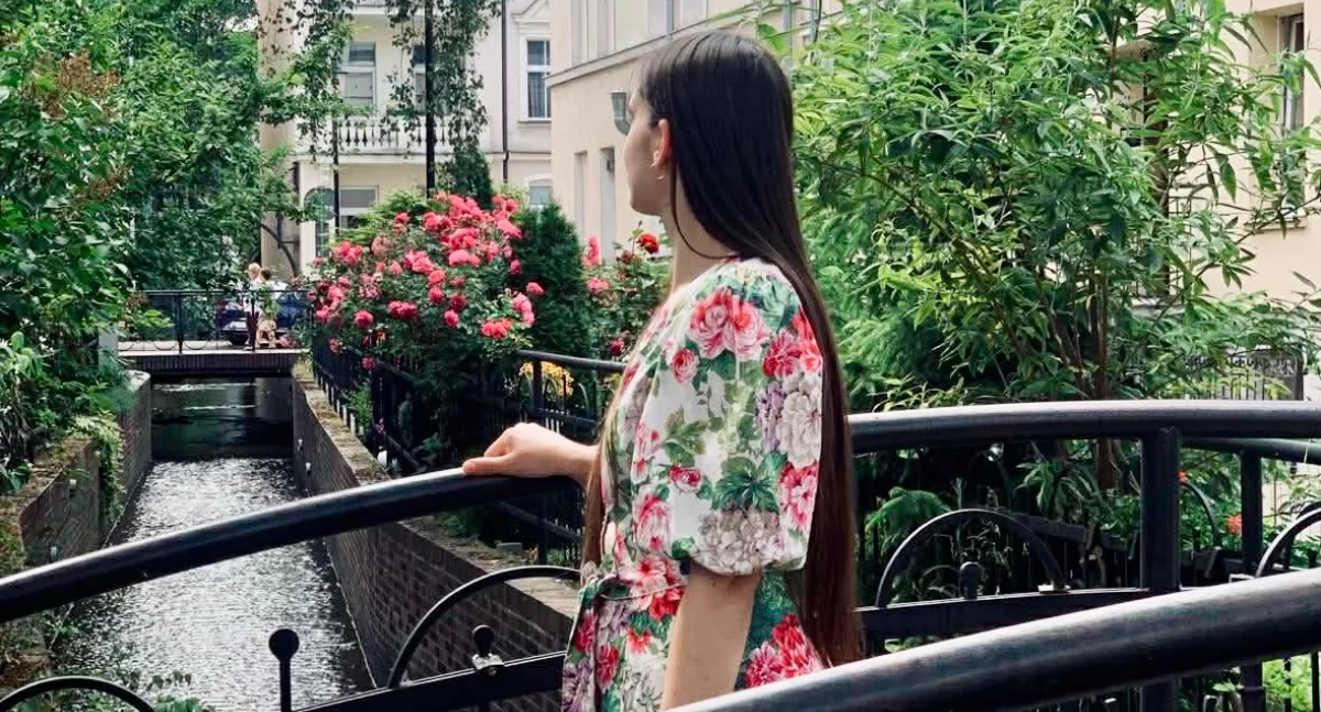 Być kobietą, być kobietą marzę ciągle...