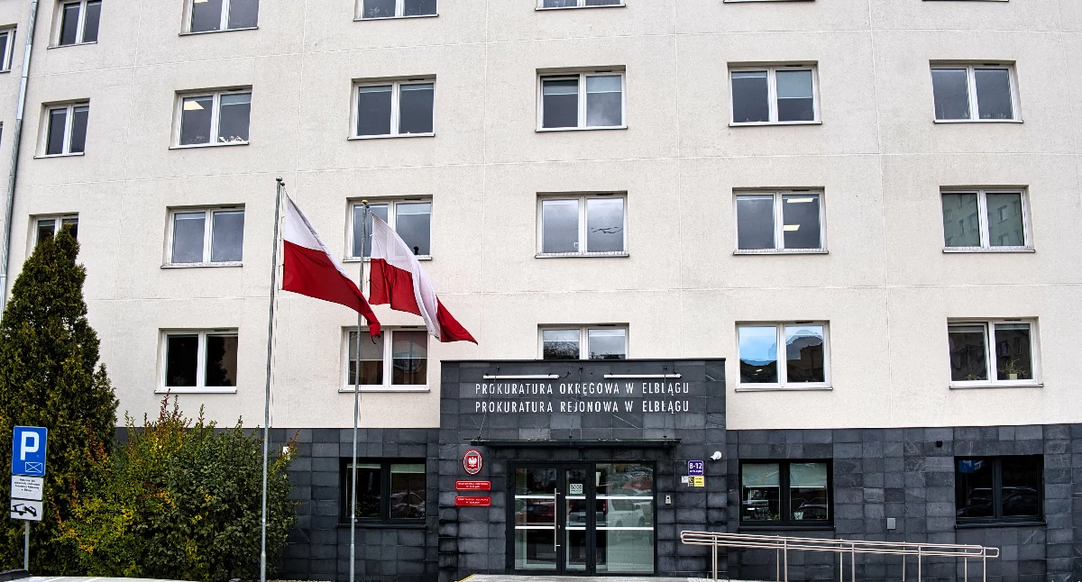 Zrywał uszczelki i żądał pieniędzy. Fachowiec od okien usłyszał zarzuty
