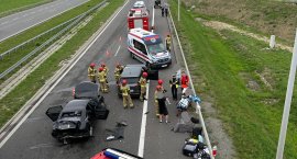 Wypadek na S7. Siedem osób poszkodowanych, w tym dwo&hellip;
