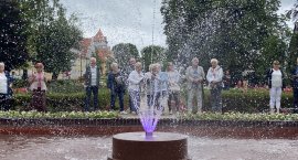 Elbląg: Fontanna w parku Kajki już działa. Kosztował&hellip;