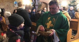 Ten gest poruszył całą Polskę. Rozmowa z księdzem z &hellip;