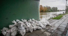 Powalone drzewa, więcej wody w rzekach. Wiatr dał si&hellip;